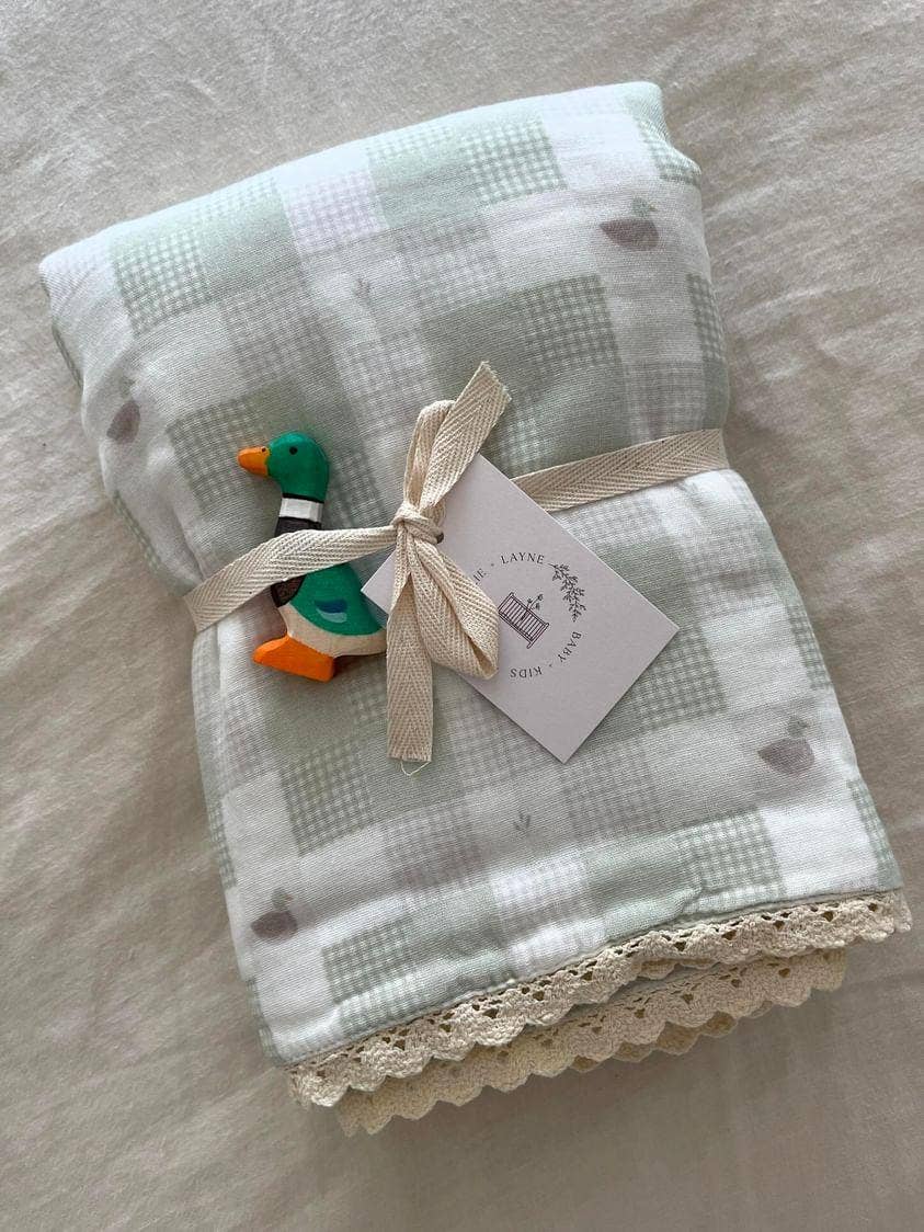 Little Mallard Duck Quilt 6 Layer Gauze Blanket: Lace border