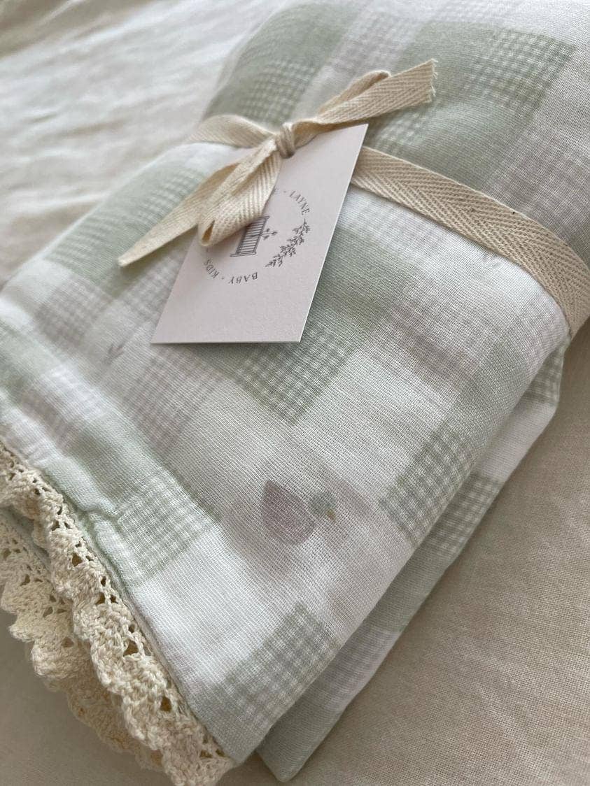 Little Mallard Duck Quilt 6 Layer Gauze Blanket: Lace border