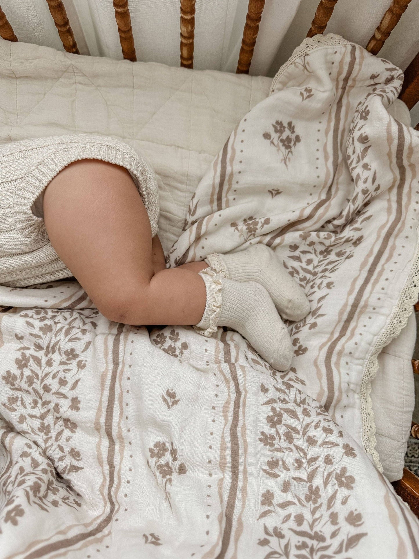 Lettie Floral 6 Layer Gauze Blanket: Lace border