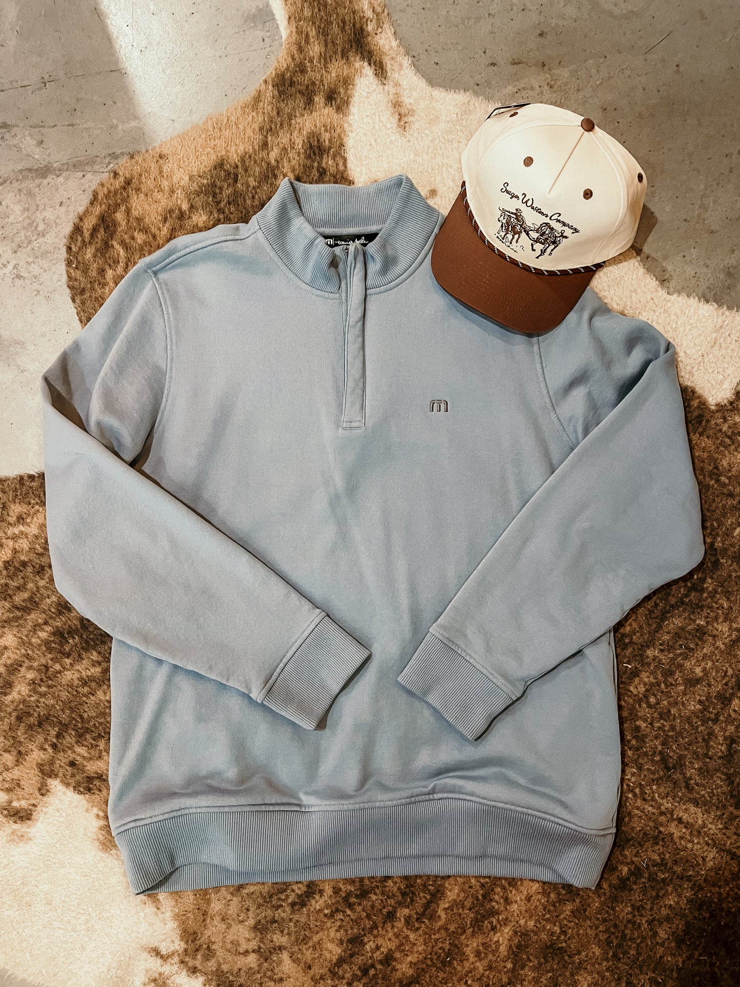 Travis Matthew Pullover HP