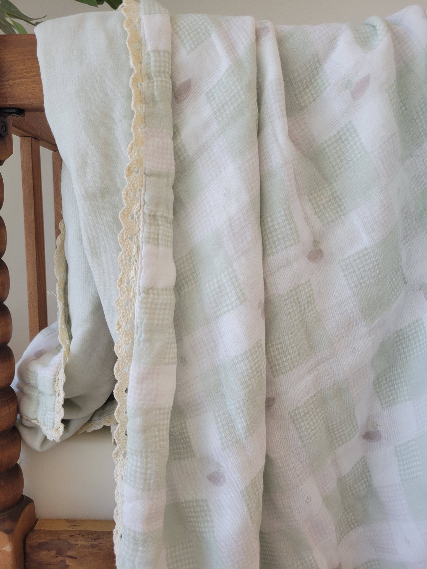 Little Mallard Duck Quilt 6 Layer Gauze Blanket: Lace border