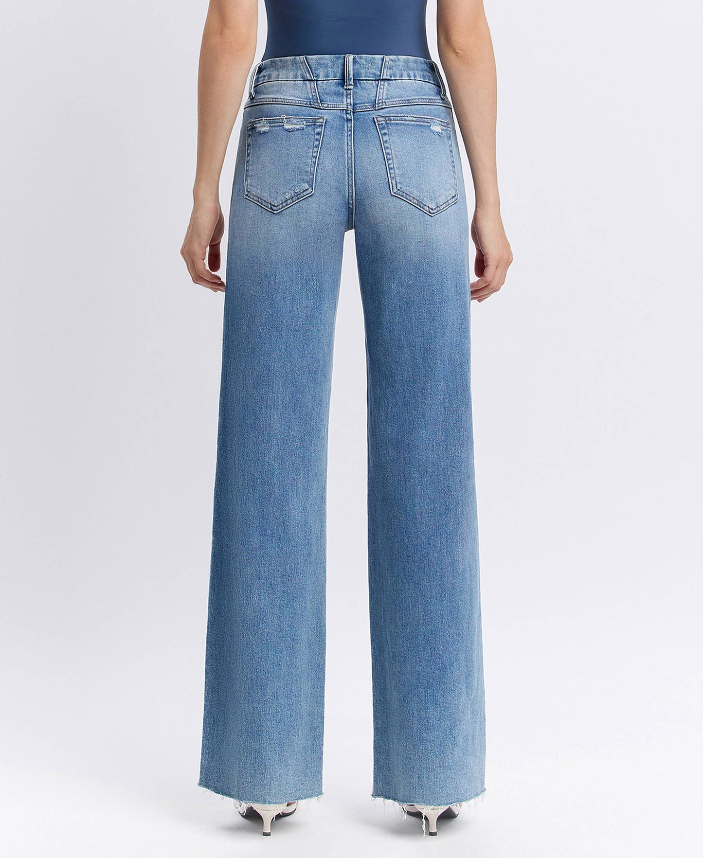 MID RISE CLEAN CUT RAW HEM WIDE JEANS HP