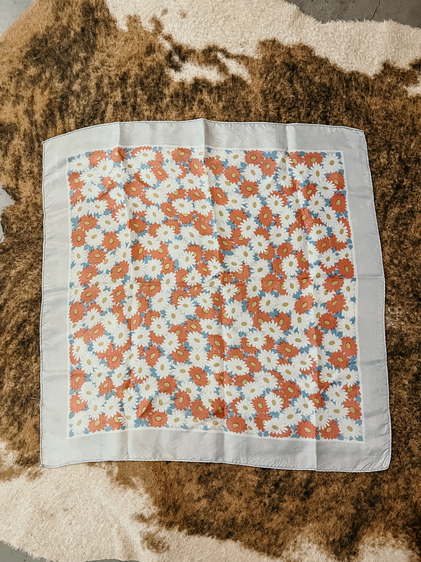 Vintage Daisy Scarf HP