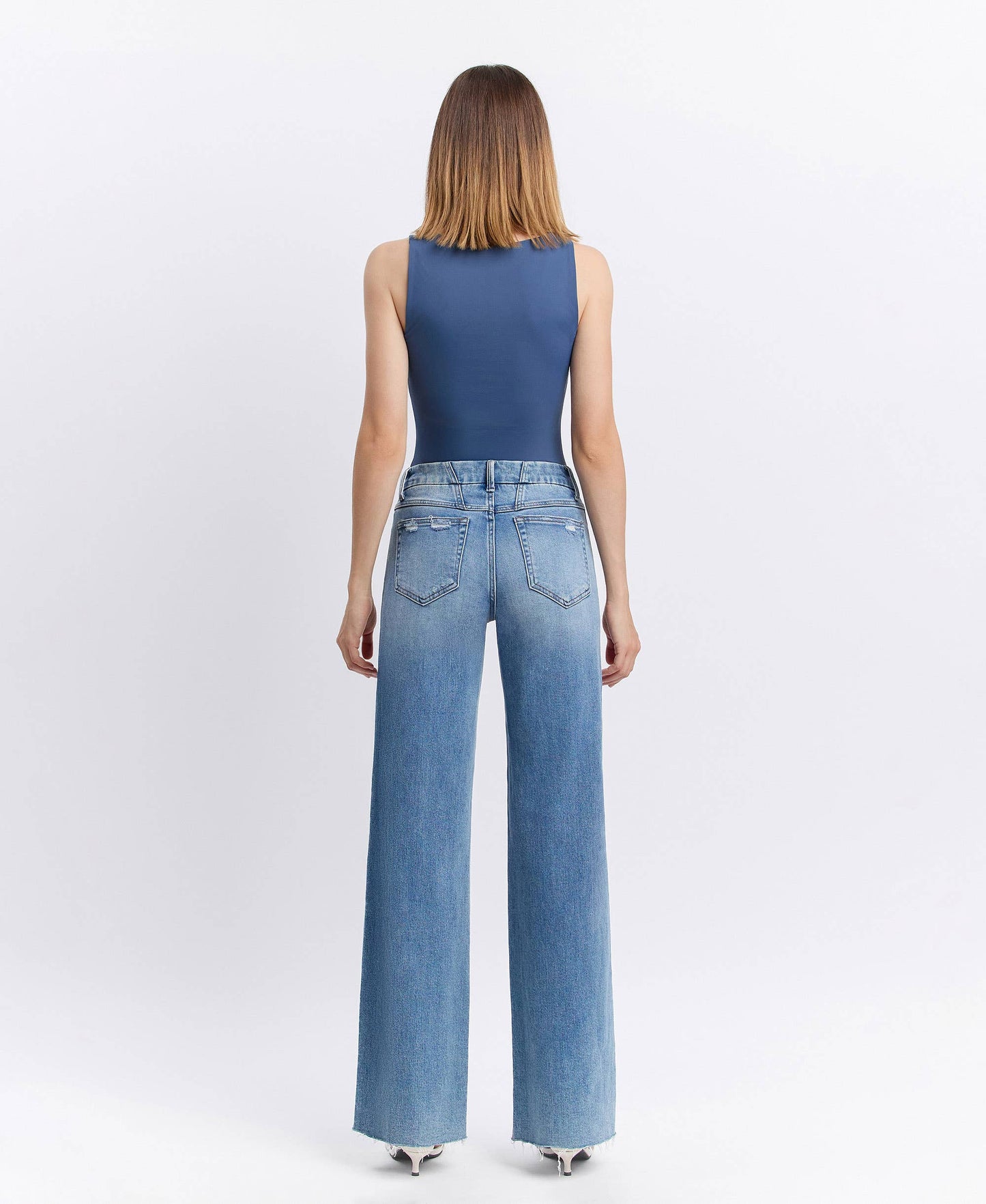 MID RISE CLEAN CUT RAW HEM WIDE JEANS HP