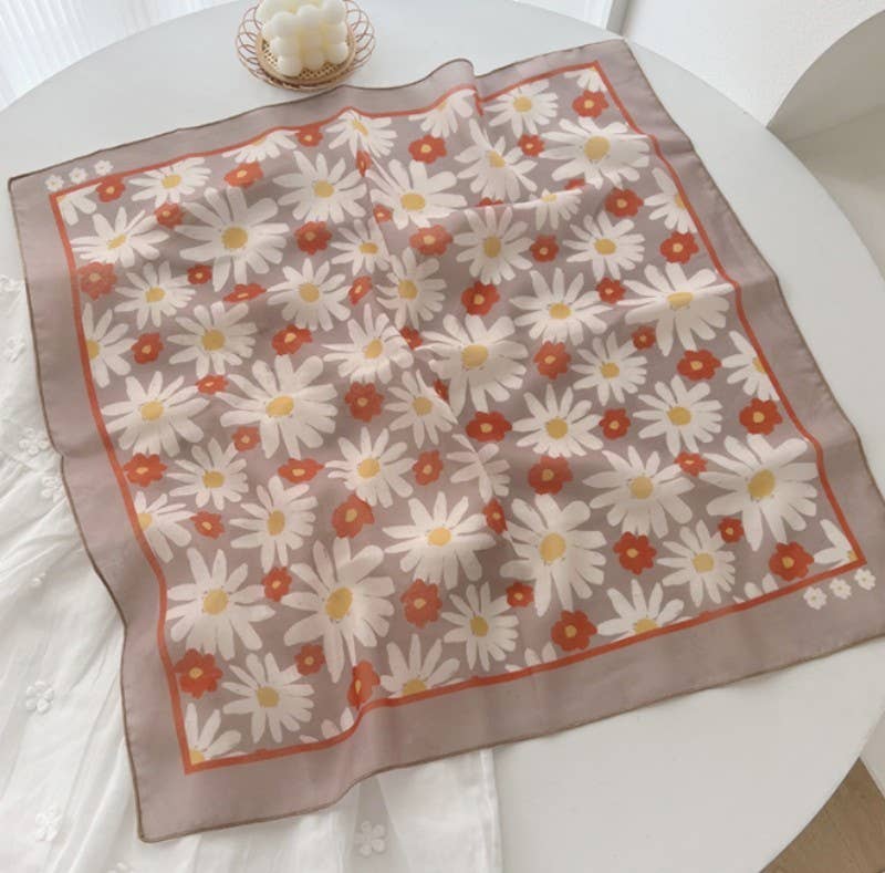 DAISY PRINT SILKY FEELING BANDANA SCARF LU
