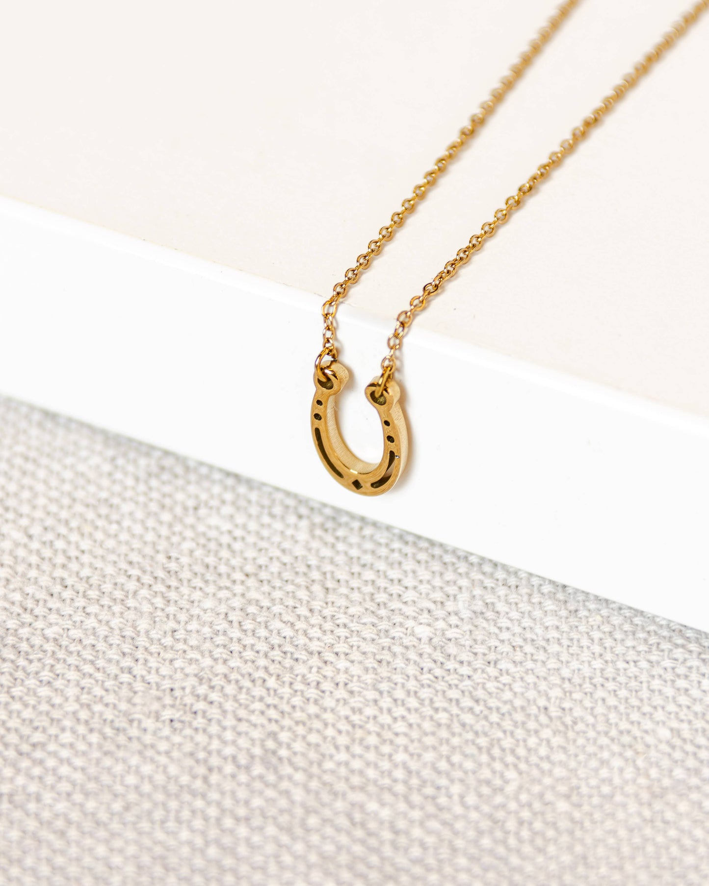 Lucky Horseshoe Western Necklace Gold