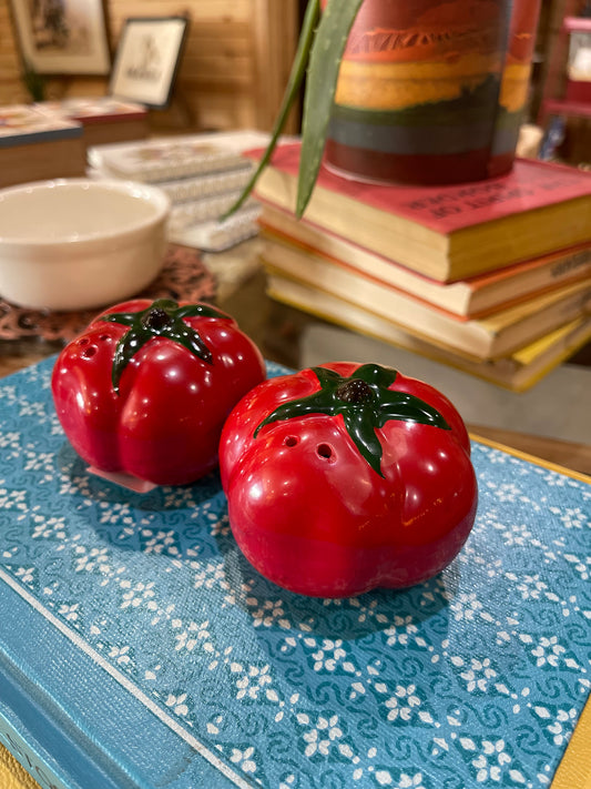 Vintage Tomato Shakers HP