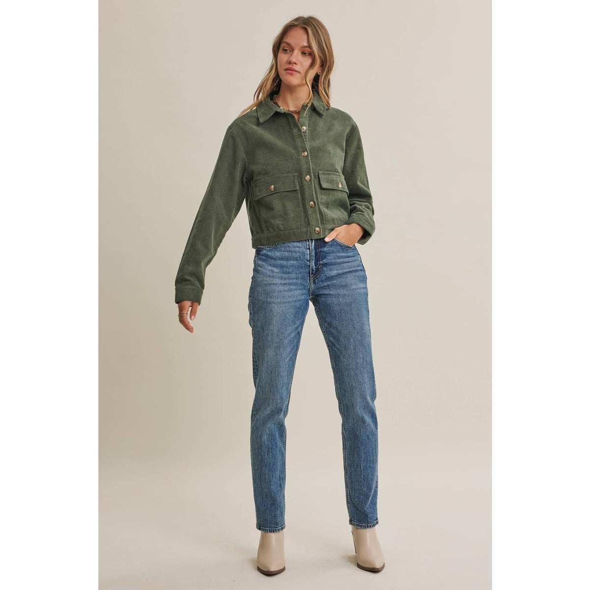 THE WEEKEND ESCAPE COTTON CORDUROY CROPPED JACKET: OLIVE