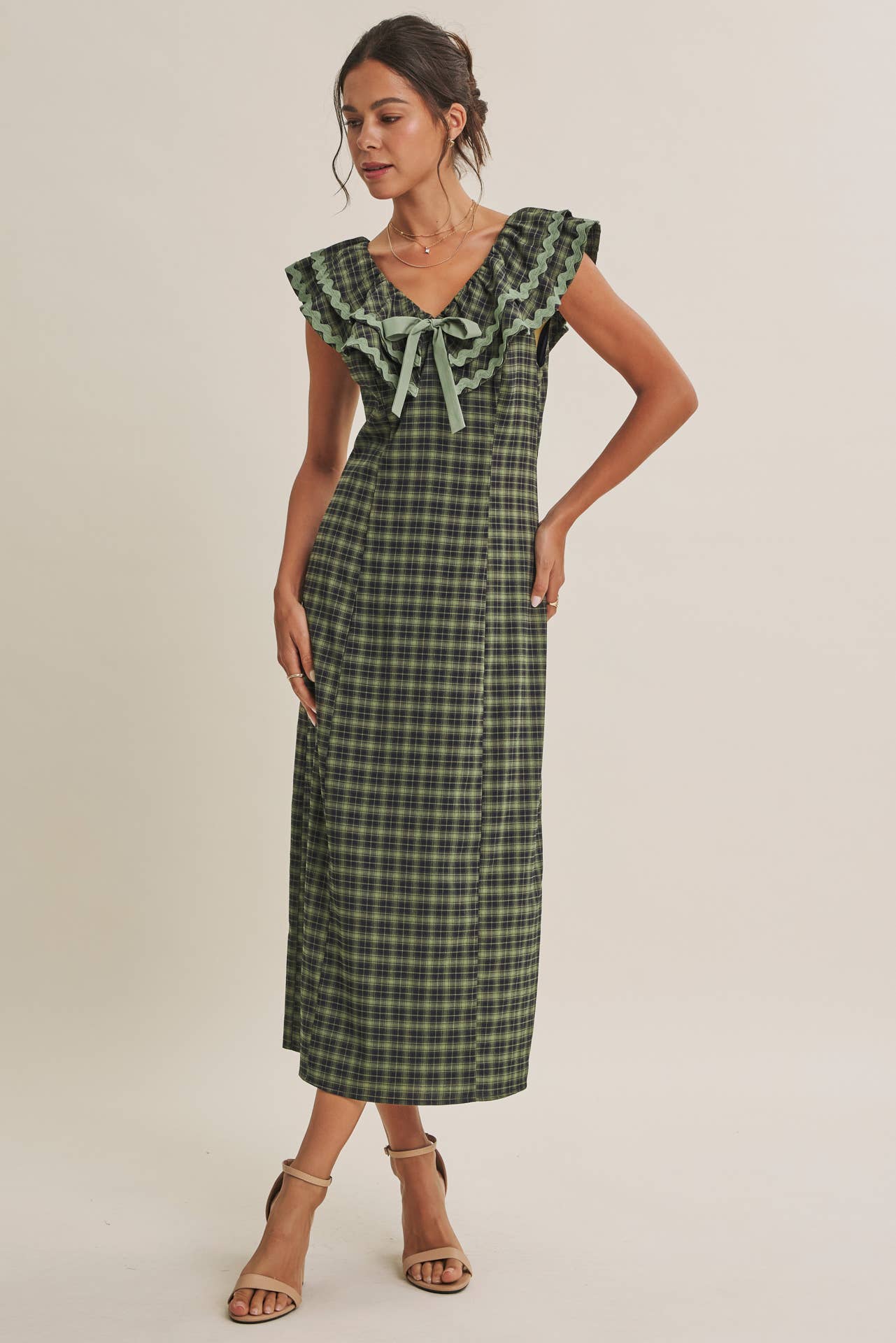 AUTUMN HARVEST RUFFLED PLAID BODY SKIMMING SLIT MIDI DRESS: EVERGREEN NAVY