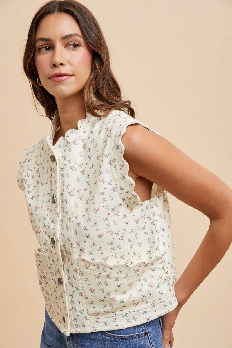 Ditsy Print Scallop Edge Detailed Denim Crop Vest: IVORY