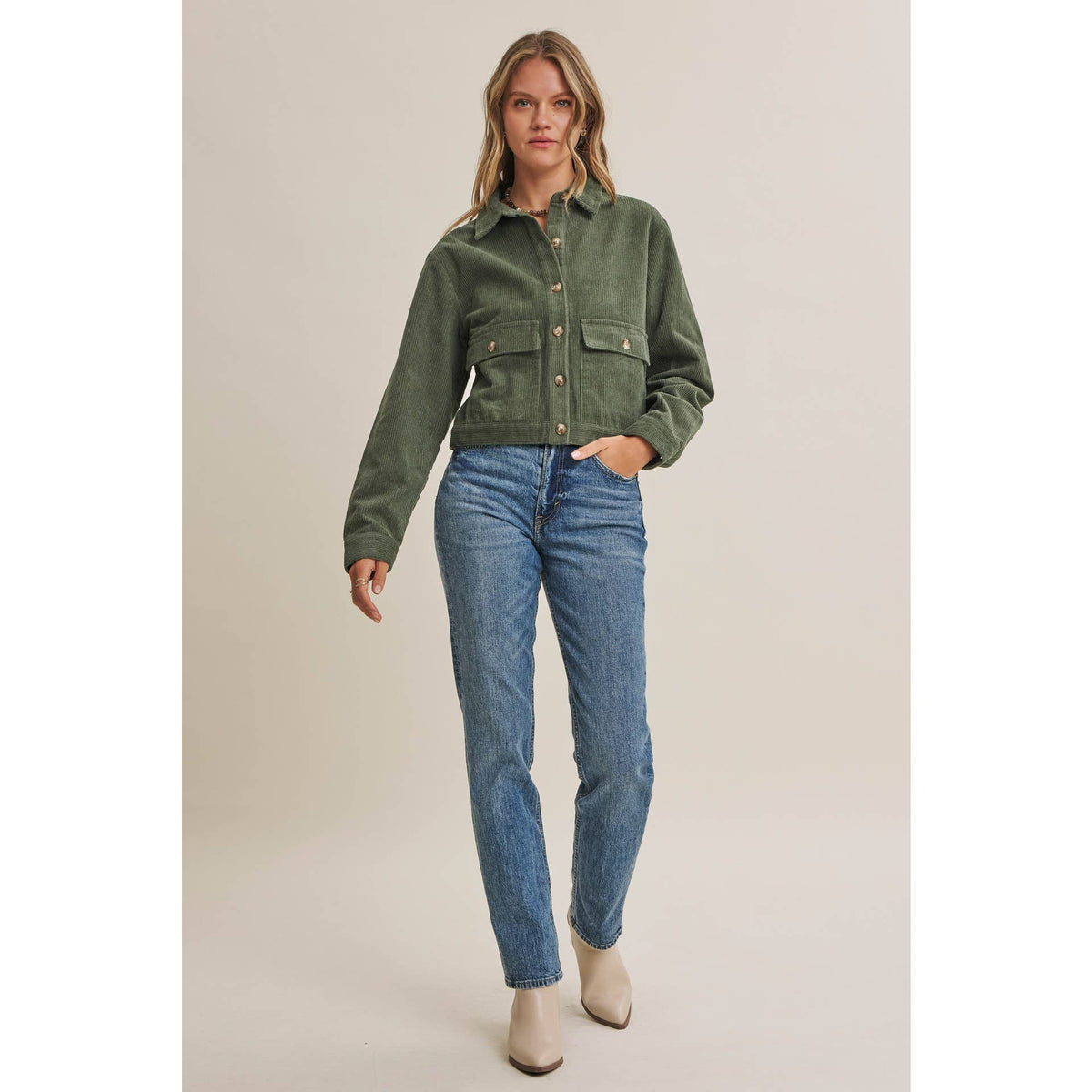 THE WEEKEND ESCAPE COTTON CORDUROY CROPPED JACKET: OLIVE
