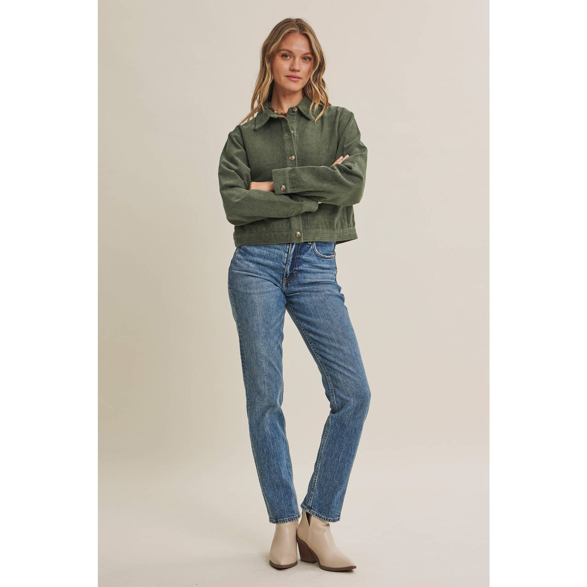 THE WEEKEND ESCAPE COTTON CORDUROY CROPPED JACKET: OLIVE